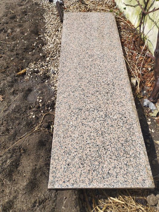 Tampo em pedra mármore