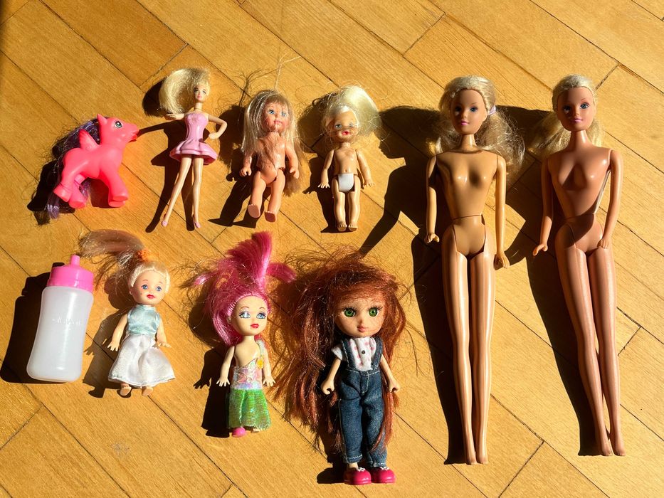 Zestaw lalki Barbie 2 duże + 6 małe