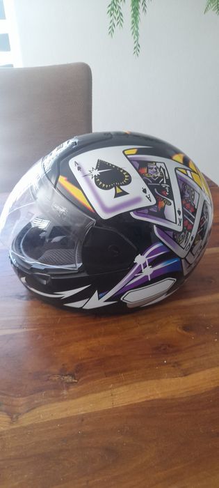 Capacetes como novos