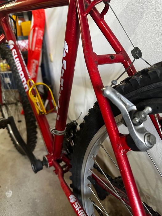 Bicicleta Shimano vermelha 27”