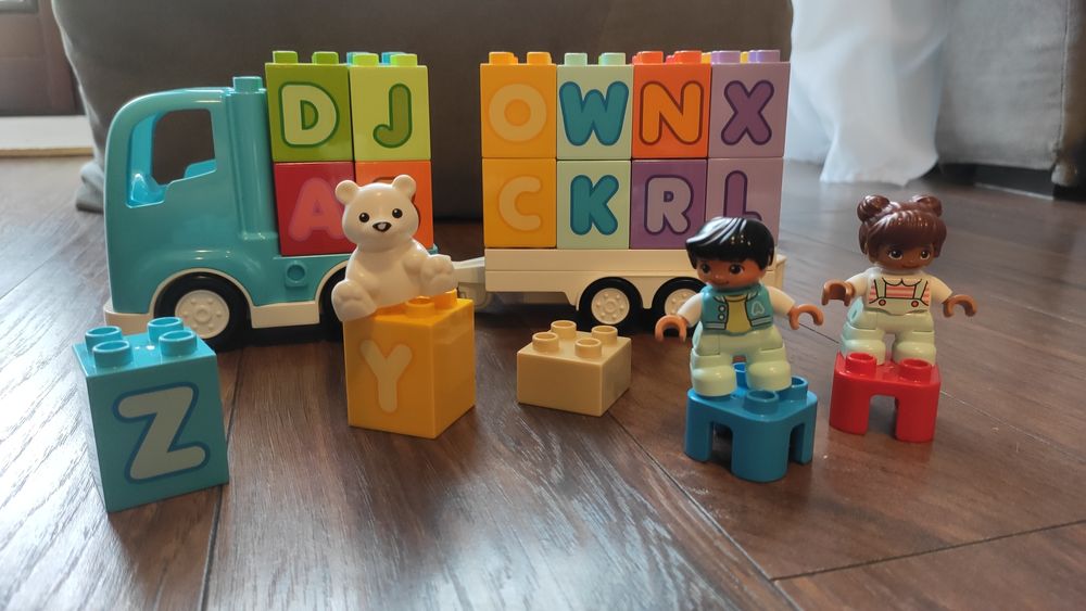 Klocki LEGO Duplo ciężarówka z alfabetem