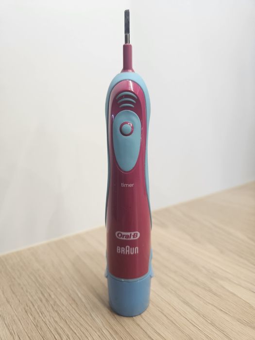 Szczoteczka elektryczna dla dzieci BRAUN ORAL-B