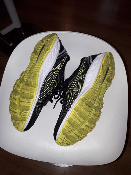 Asics buty sportowe do biegania 40.5