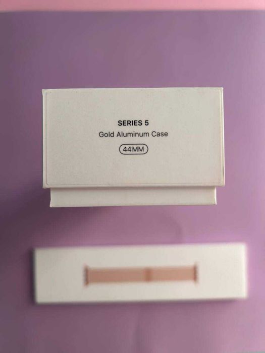 Apple Watch Series 5 44mm Gold Aluminum Case