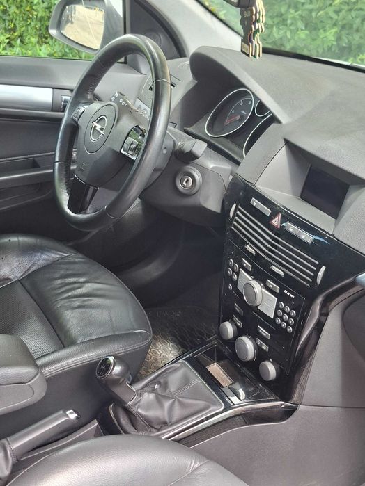 Samochód Opel Astra