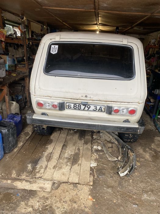 Продам ниву 2121