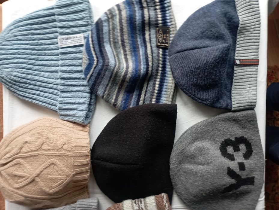 Шапки чоловічі та жіночі