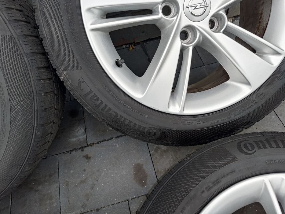 Oryginalne alufelgi 17 cali OPEL Insignia B 5x115 Cascada Astra J TPMS
