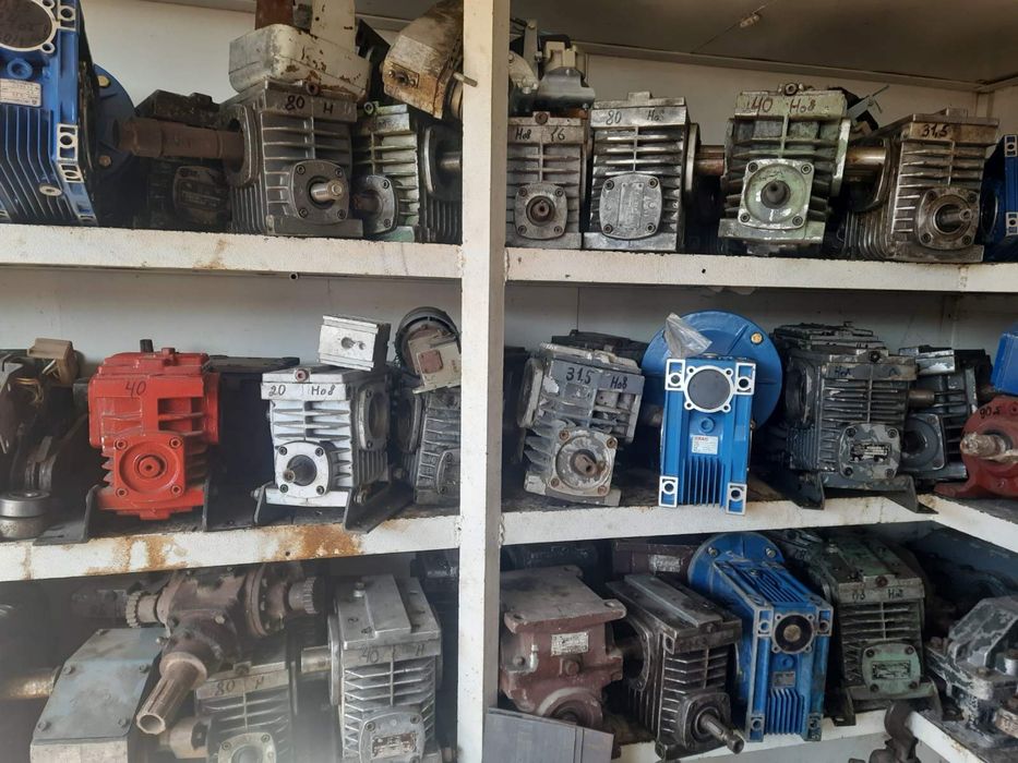 Редуктора червячні, планетарні, шестіренчаті