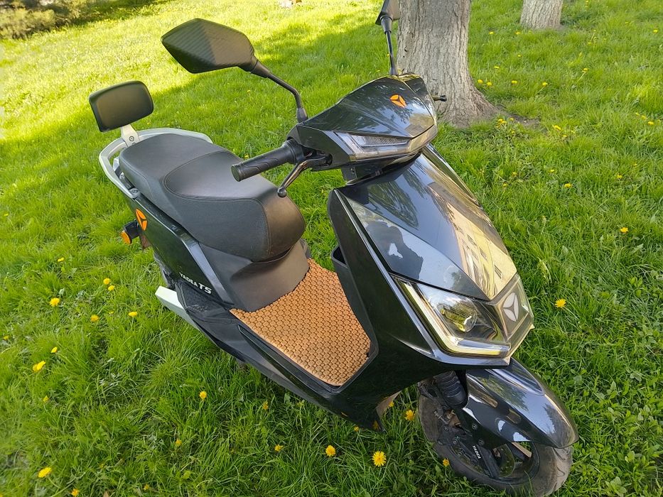 Продам електроскутер Yadea T5