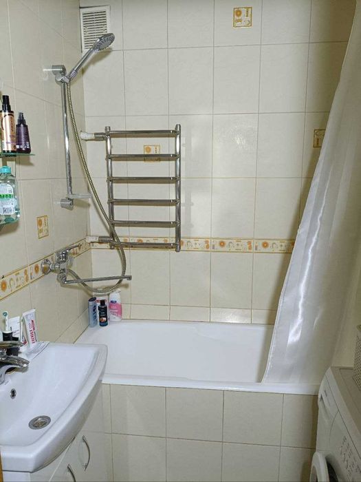 Двокімнатна 90 м², Соломянський р-н, 3 поверх — продається