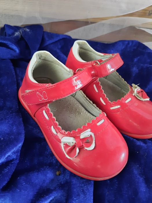 Дитяче взуття для дівчинки