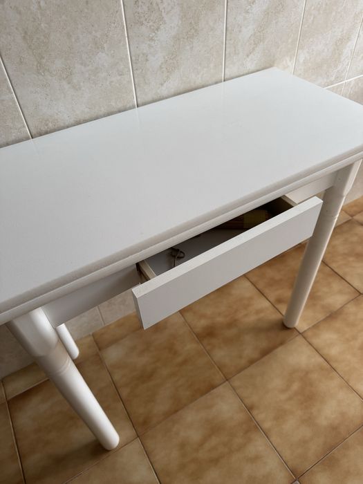 Mesa de cozinha branca