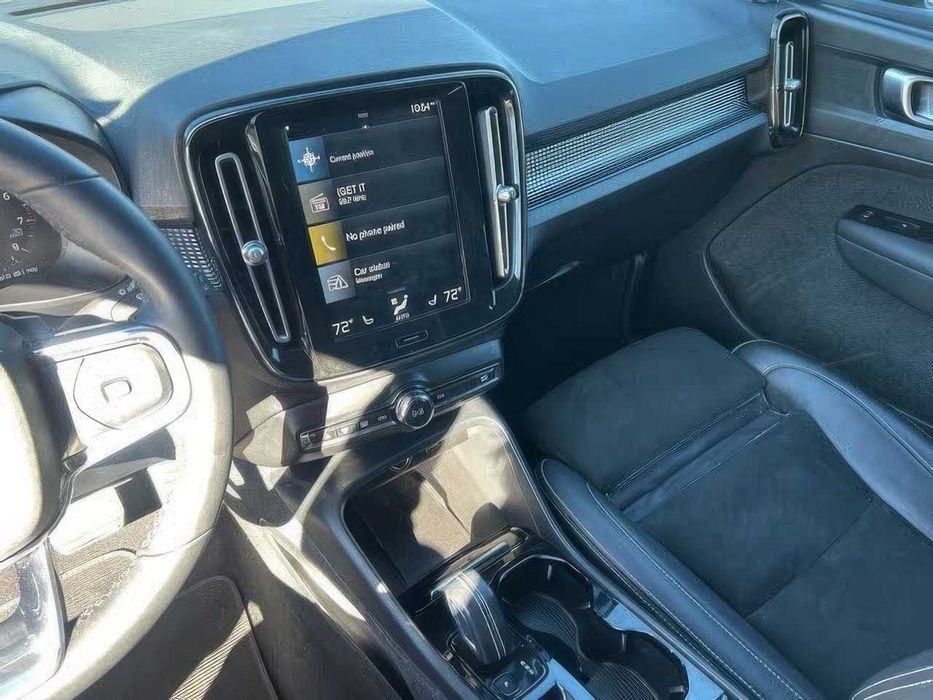 Volvo XC40 T5 R-Design      2022