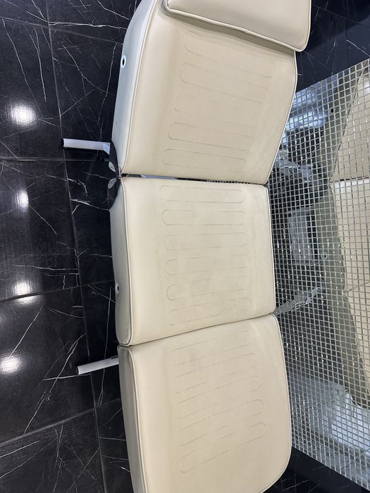 Стаціонарна косметологічна кушетка. Масажне крісло.