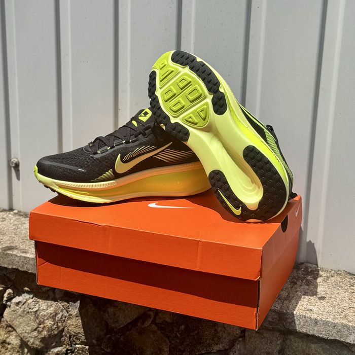 Nike Vomero 18 novas