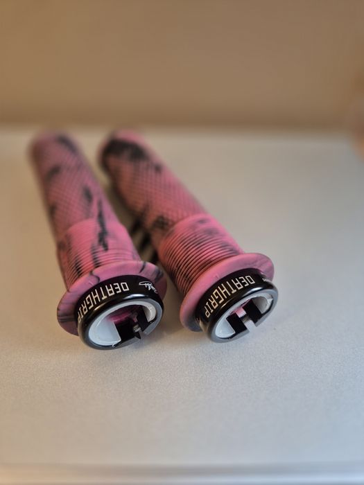 Chwyty DMR Brendog Deathgrip -  marble pink