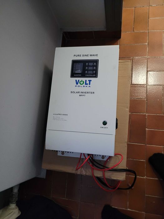 Inwerter solarny SINUS PRO 5000 S 48/230V (3500W / 5000VA) + MPPT 60A – sprawdzony model