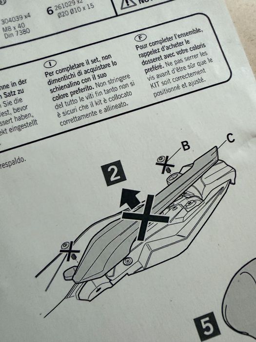 Pegas laterias da marca SHAD para a mota Honda X-ADV 750