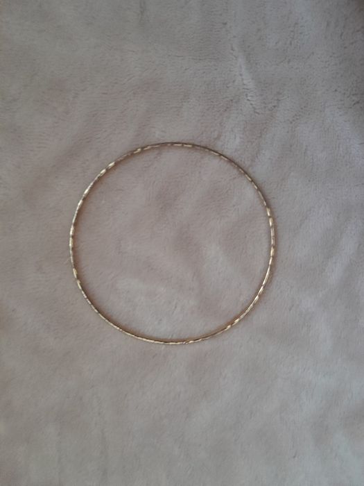 Złota bransoletka bangle