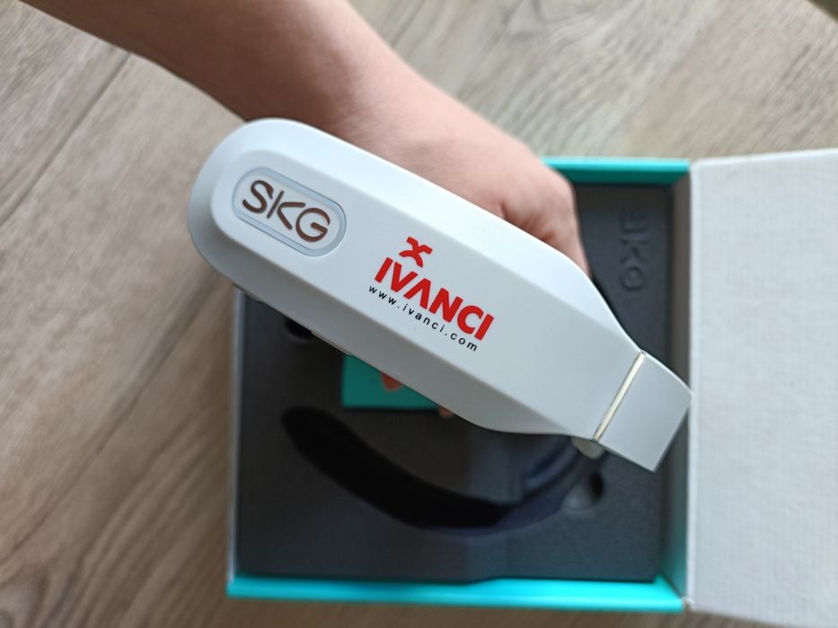 Masażer karku SKG