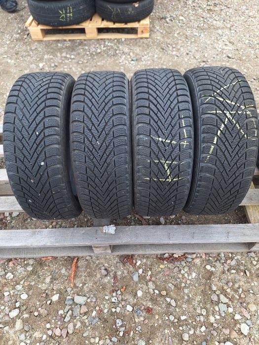Opony zimowe Pirelli Cintuaro Winter 185 50 r16
