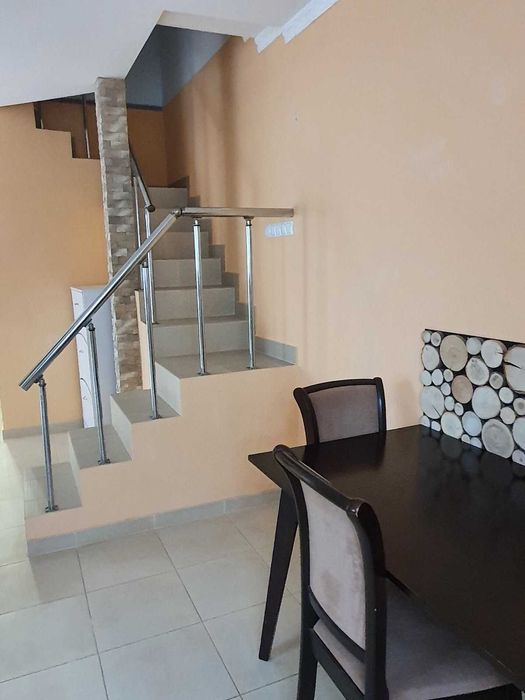 Здам будинок 2 поверхи ,80 м 3 Слобідська,є заїзд