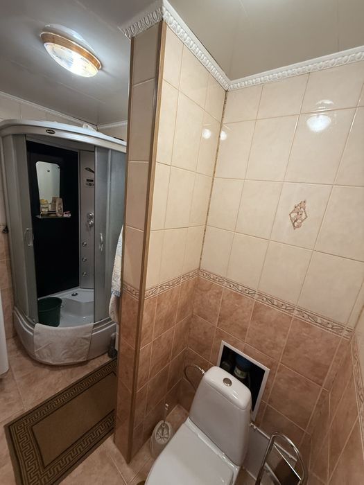 Продам квартиру район 8-9 школи.