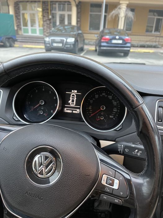 Продам volkswgen jetta 2017 1.4 бензин