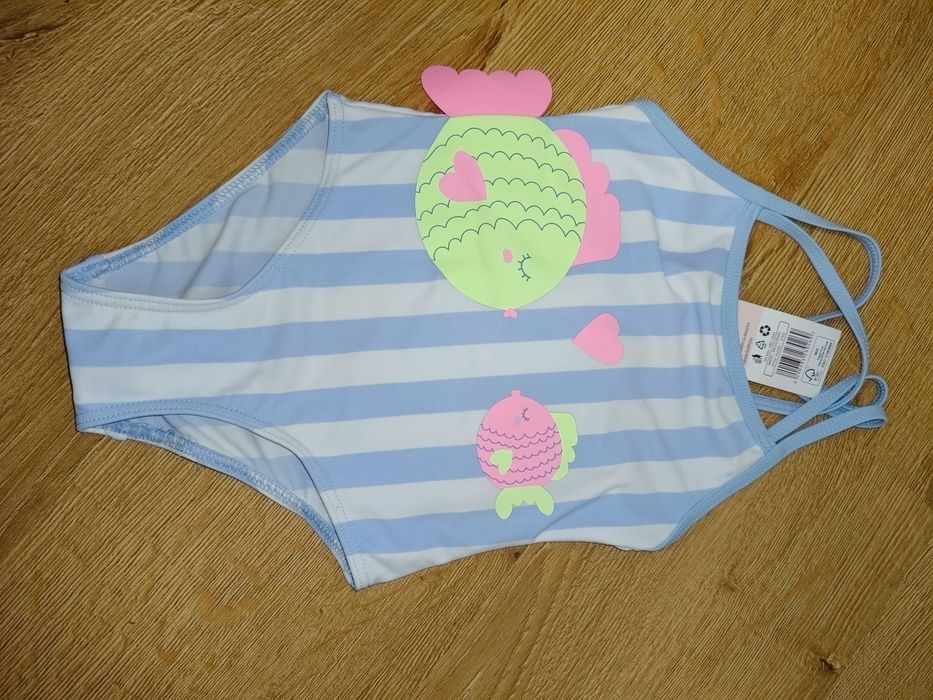 Новий купальник для дівчинки