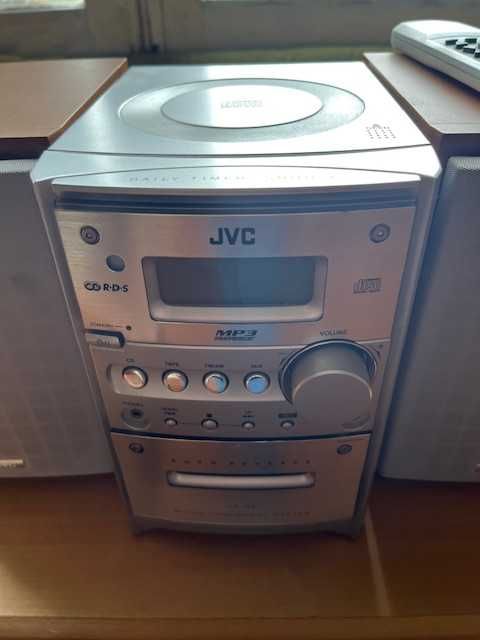 Aparelhagem JVC a funcionar