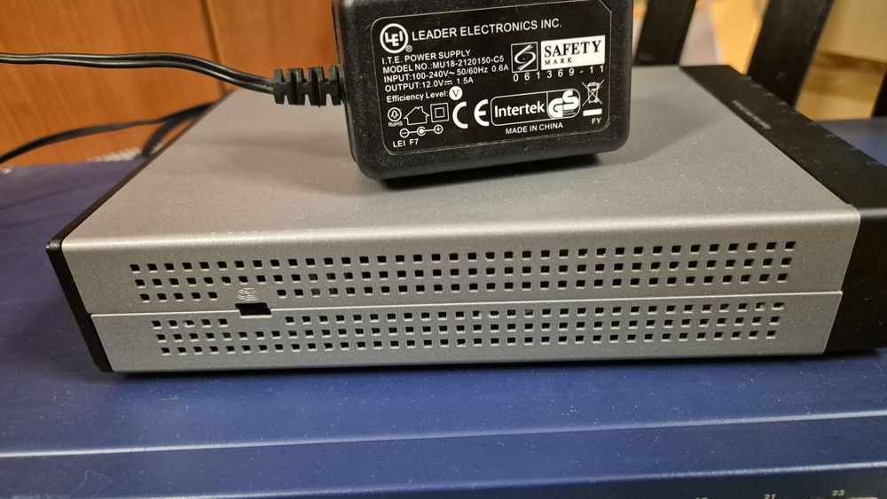 Cisco Gigabit Dual Wan Gigabit Router RV042G