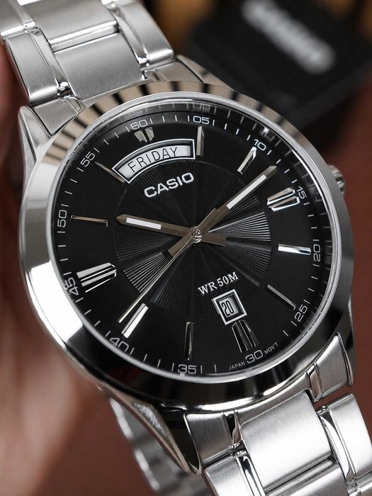 Чоловічий годинник Casio MTP-1381D-1A Classic — чорний циферблат