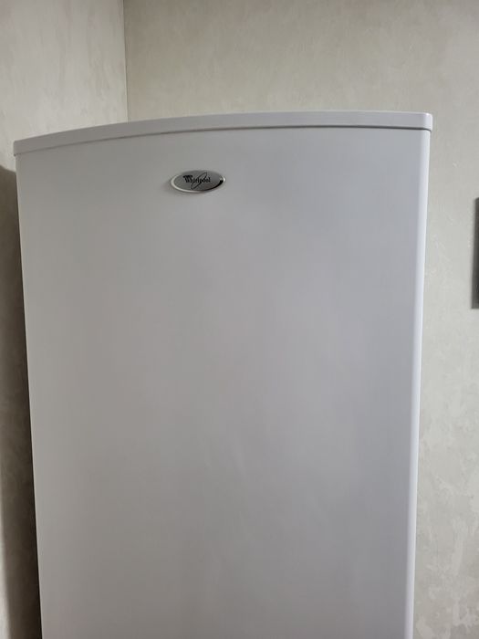 Холодильник Whirlpool