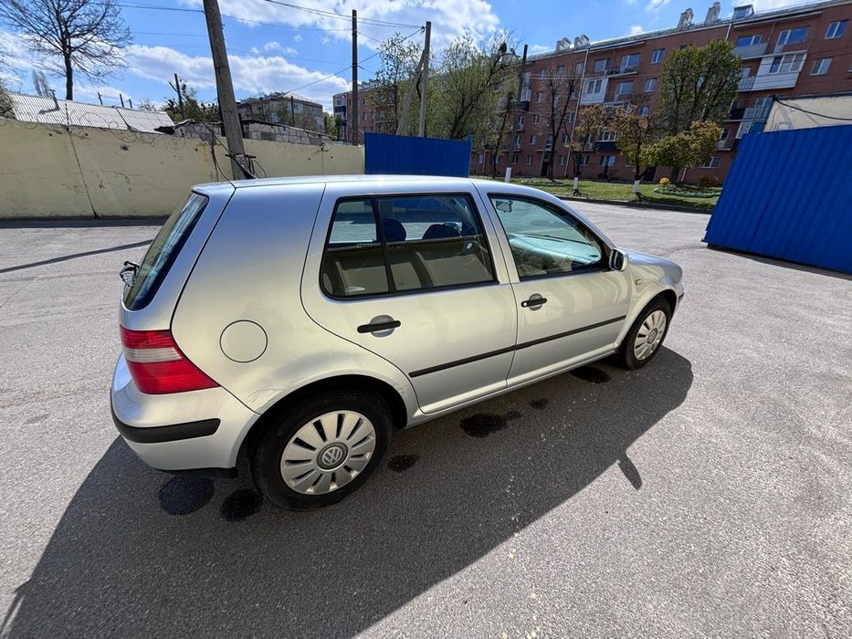 Фольксваген гольф IV 1.4L.2003