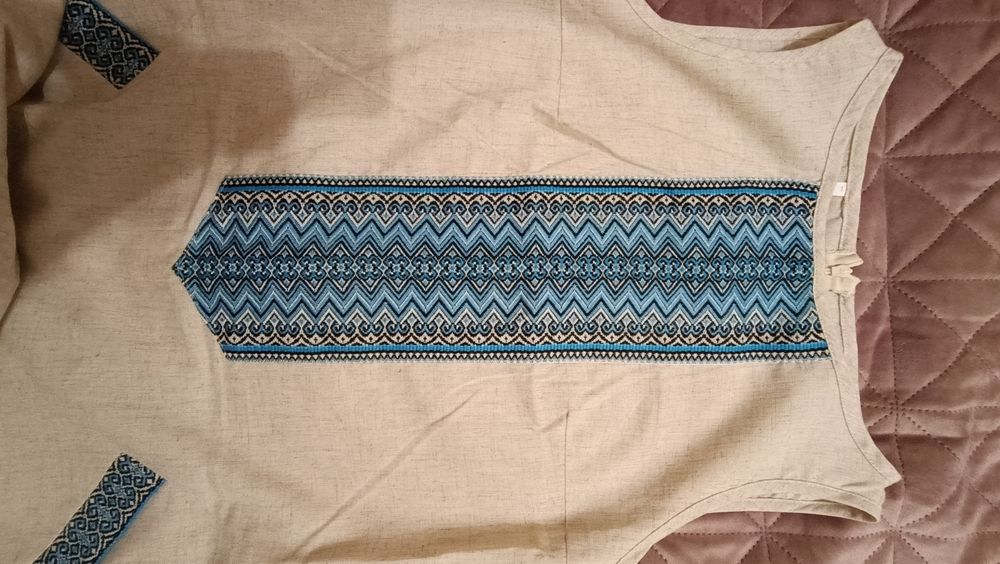 Парна вишиванка в голубому кольорі