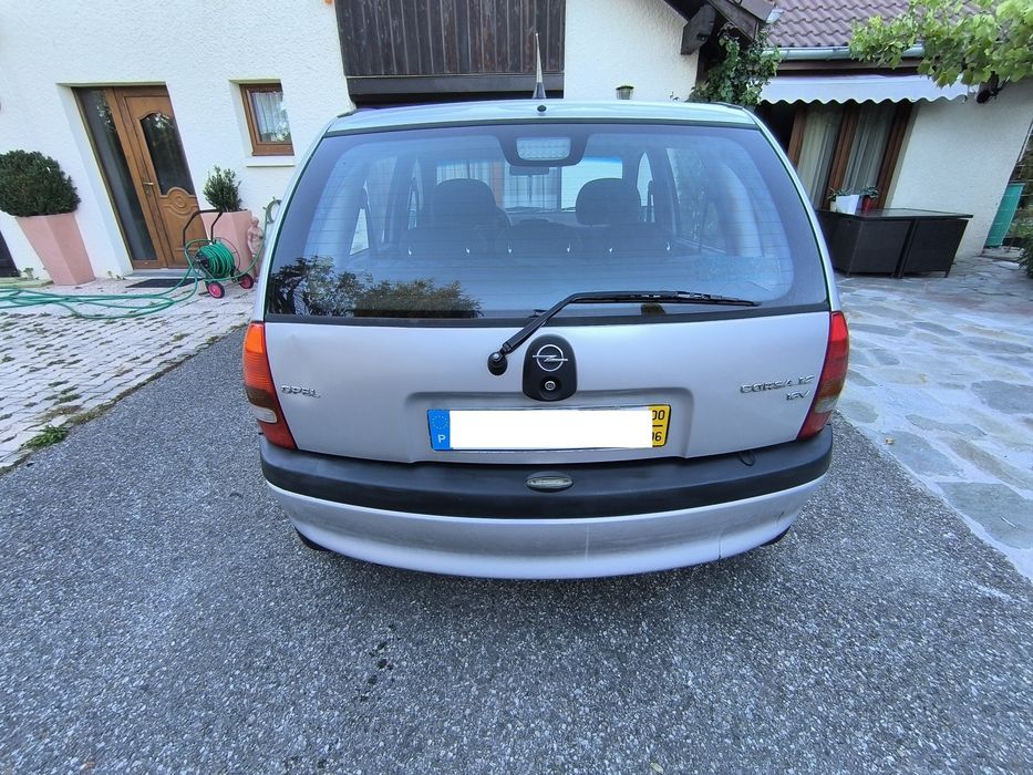 Opel Corsa 1.2 16v 2000 Gasolina
Gasolina
