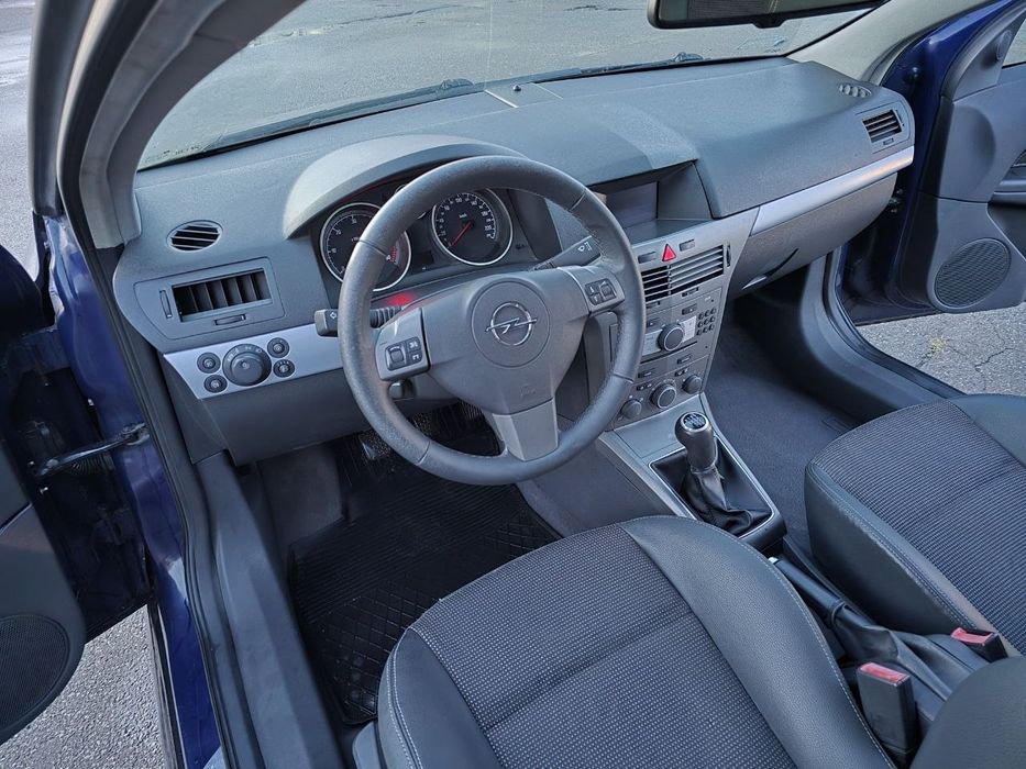 Продам Opel Astra H  в отличном состоянии
