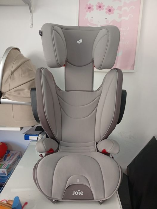 Cadeira auto com isofix da Joie
