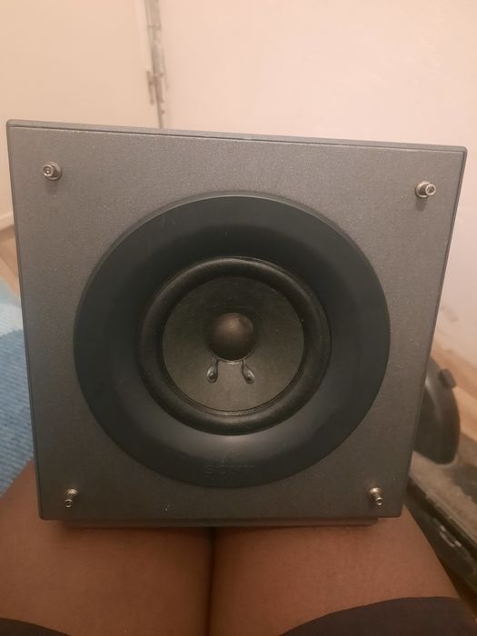 Vendo  aparelhagem Sony  inclui 2 colunas de alto som de  qualidade
