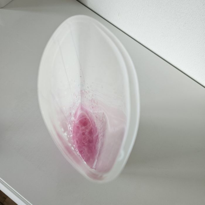 Stuart Strathearn Iestyn Davies Speckled Dusty Pink White 22cm Art Gla
