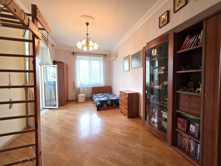 Без комиссии! 3-х комн квартира пр Гагарина Французский бульвар Гараж