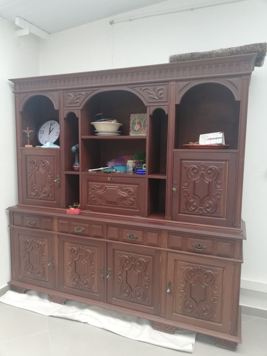 Móvel louceiro mogno