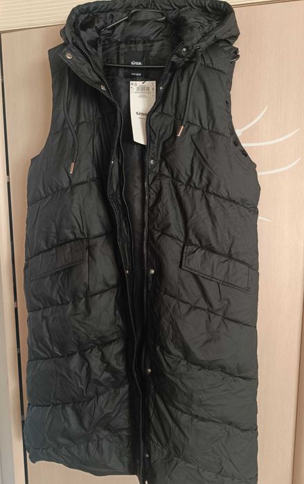 Nowa Piękna długa kamizelka bezrękawnik czarna