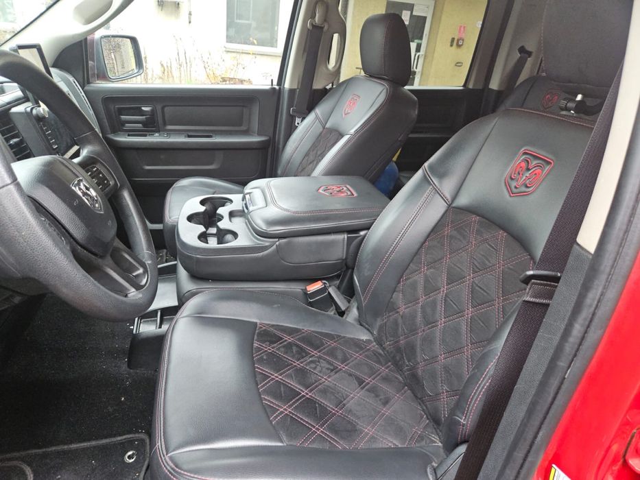 Samochód Dodge RAM 1500