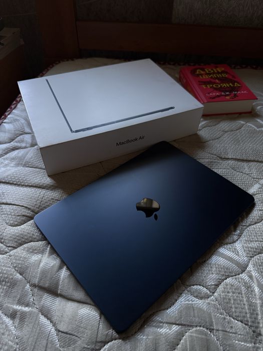 MacBook air 13(M2) 16/256 Gb