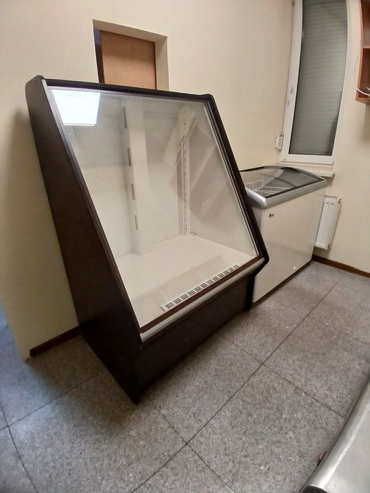 Витрина холодильник б/у как новая шкаф вітрина Умка