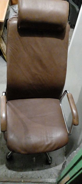 продам шкIряне крIсло