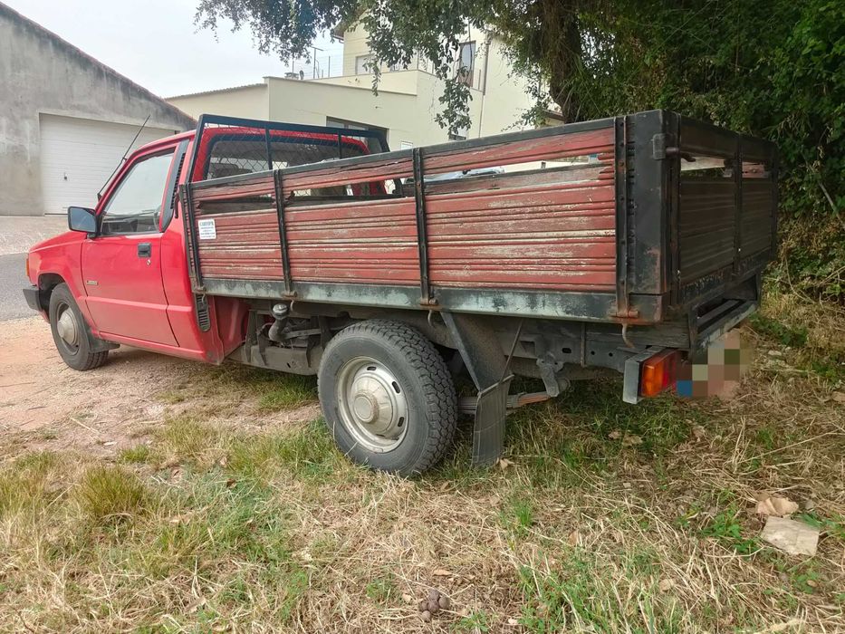 Mitsubishi L200.