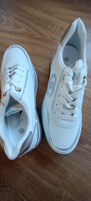Damskie buty sportowe biale w rozmiarze 38